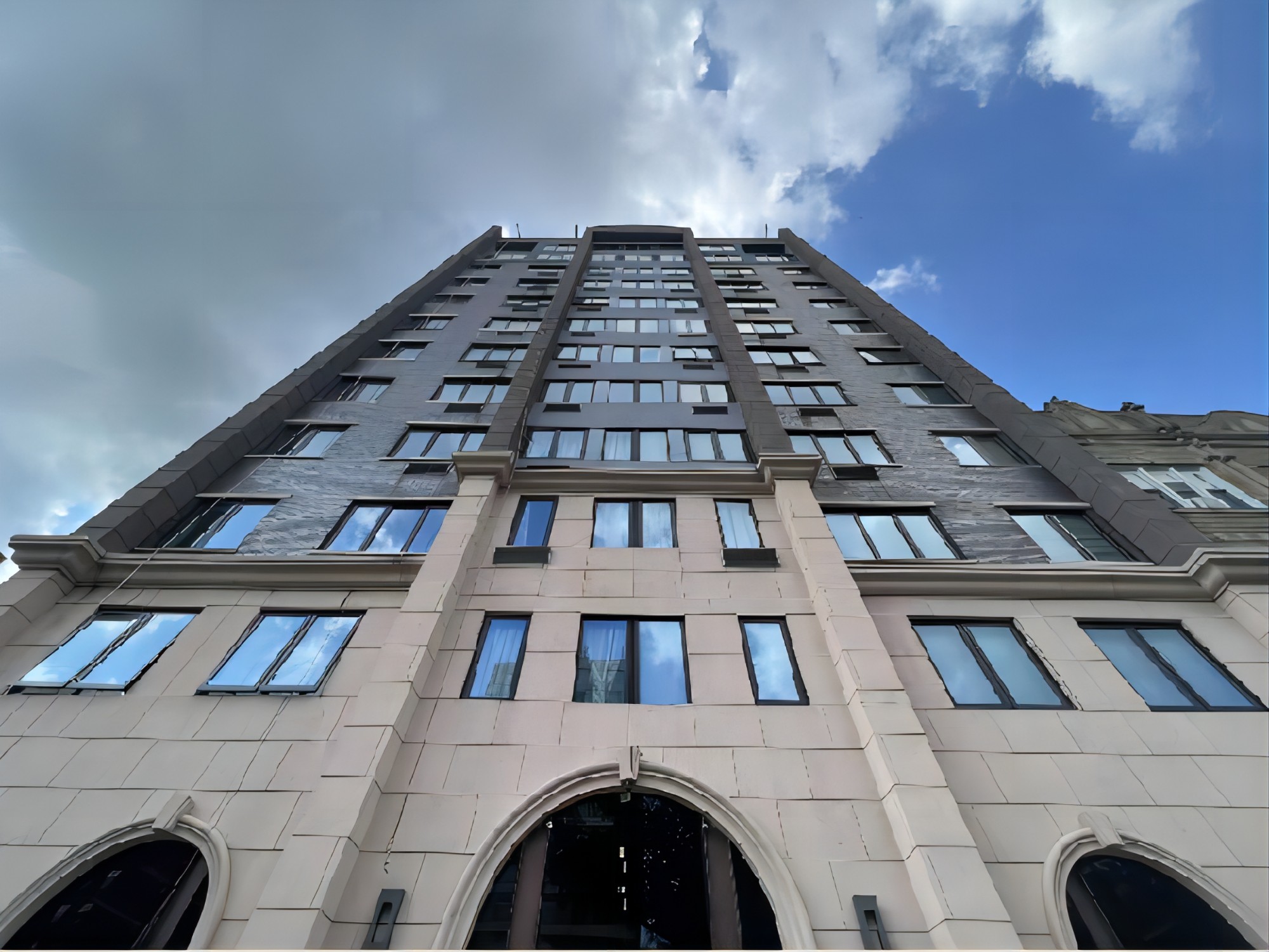 12+7-Floor Apartment, America